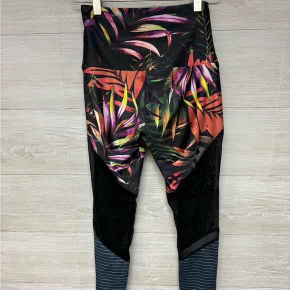 | ONZIE | leggings. Size S/M. - Picture 3 of 8